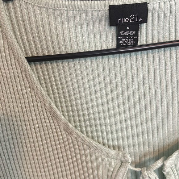 Rue 21 Size Small Mint Green Ribbed Front Double Tie Crop Top - Picture 4 of 5